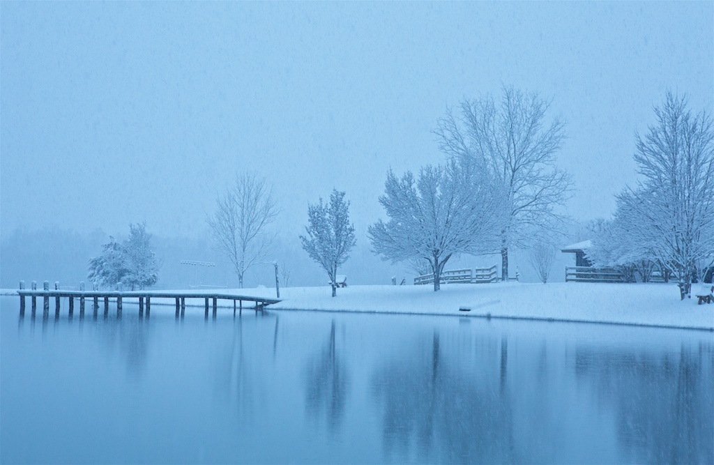 Endville Pond Snowing
